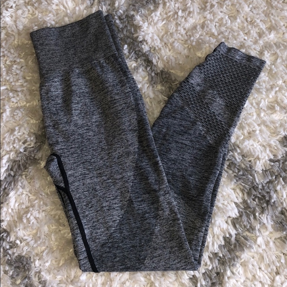 Victoria Secret PINK Seamless leggings. Small.